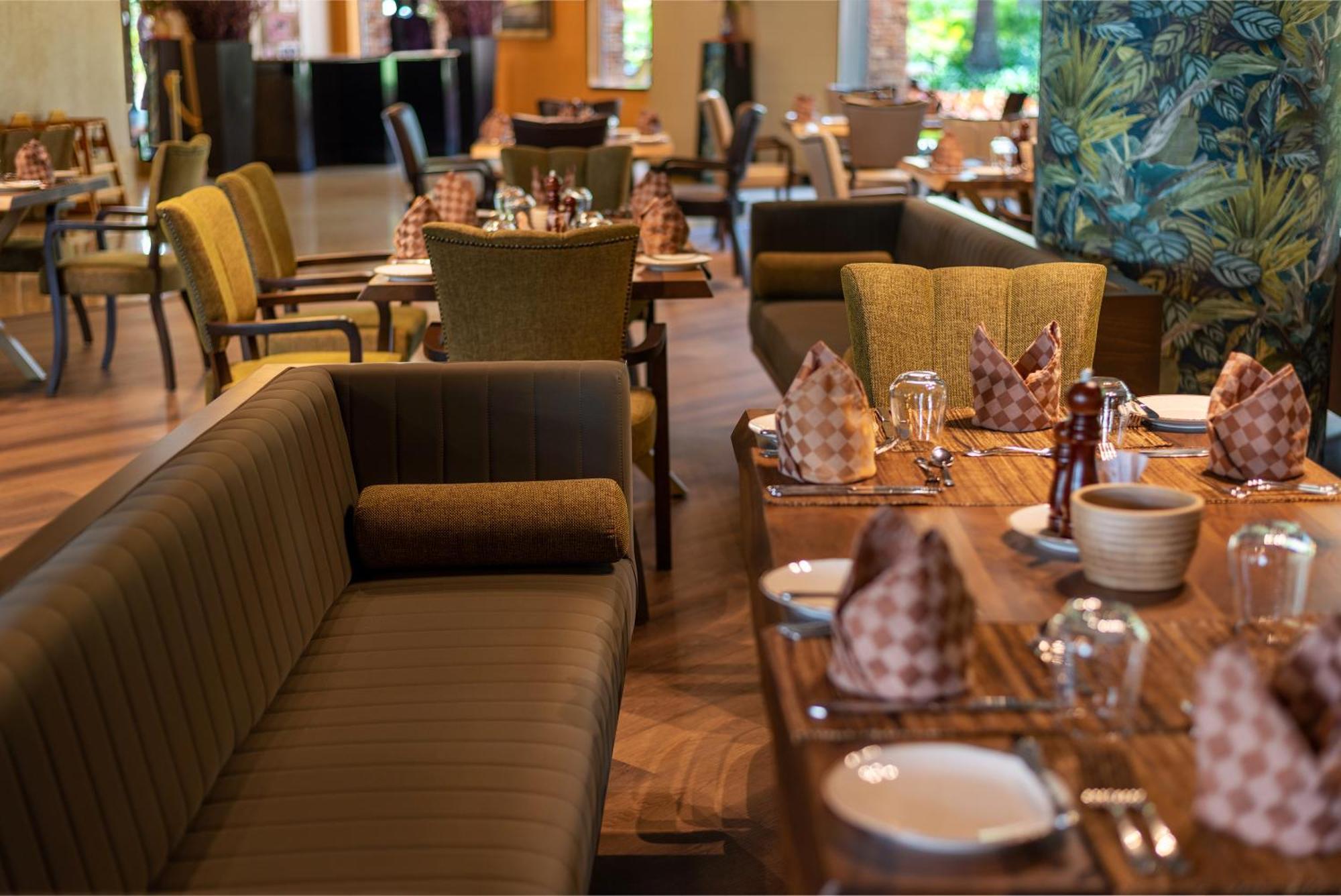 Speke Resort And Conference Center คัมพาลา ภายนอก รูปภาพ