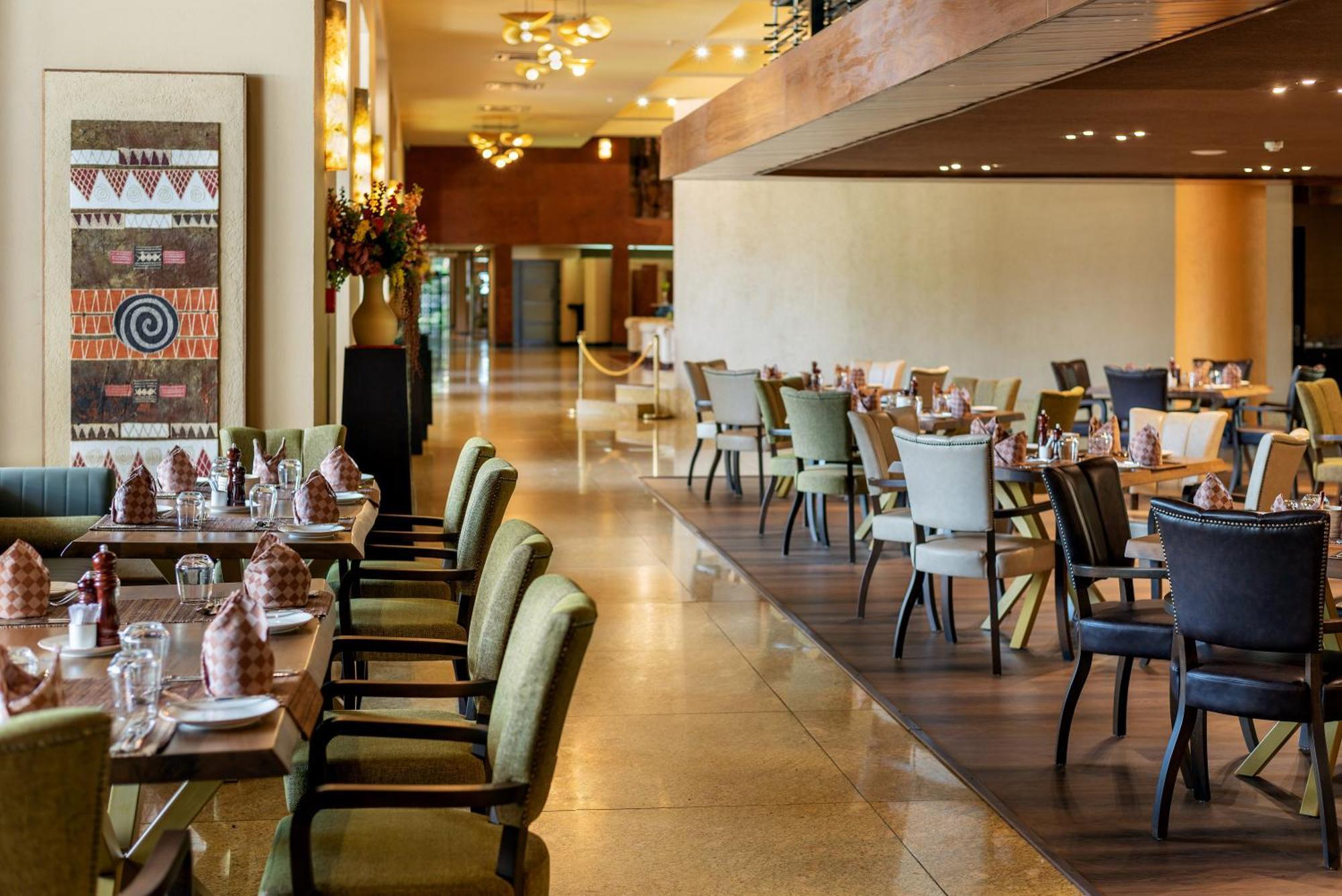 Speke Resort And Conference Center คัมพาลา ภายนอก รูปภาพ